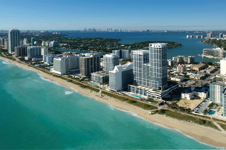 Canyon Ranch Hotel & Spa in Miami Beach exterior