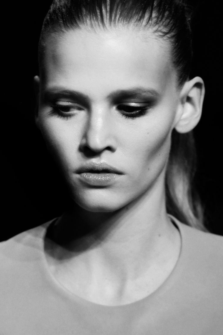 lara stone, model, runway