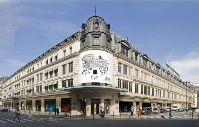 Le Bon Marché seen from the rue des Sèvres