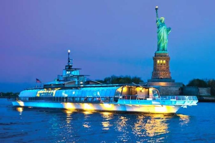 Bateaux offers passengers 360 degree views of Statue of Liberty