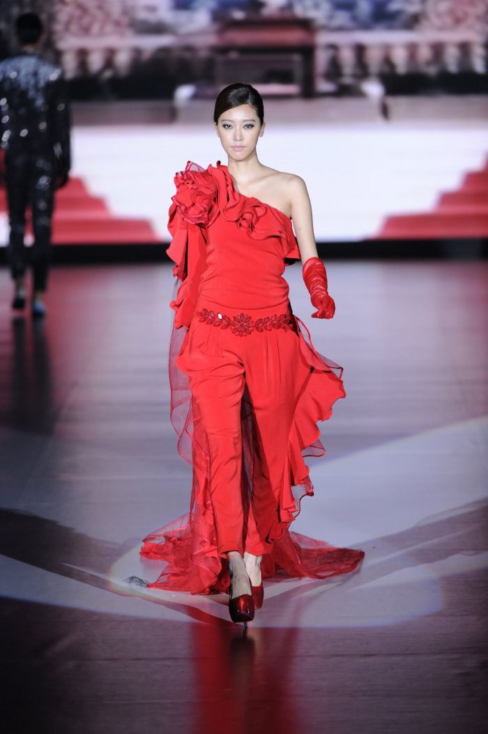 Chinese fashion designer show
