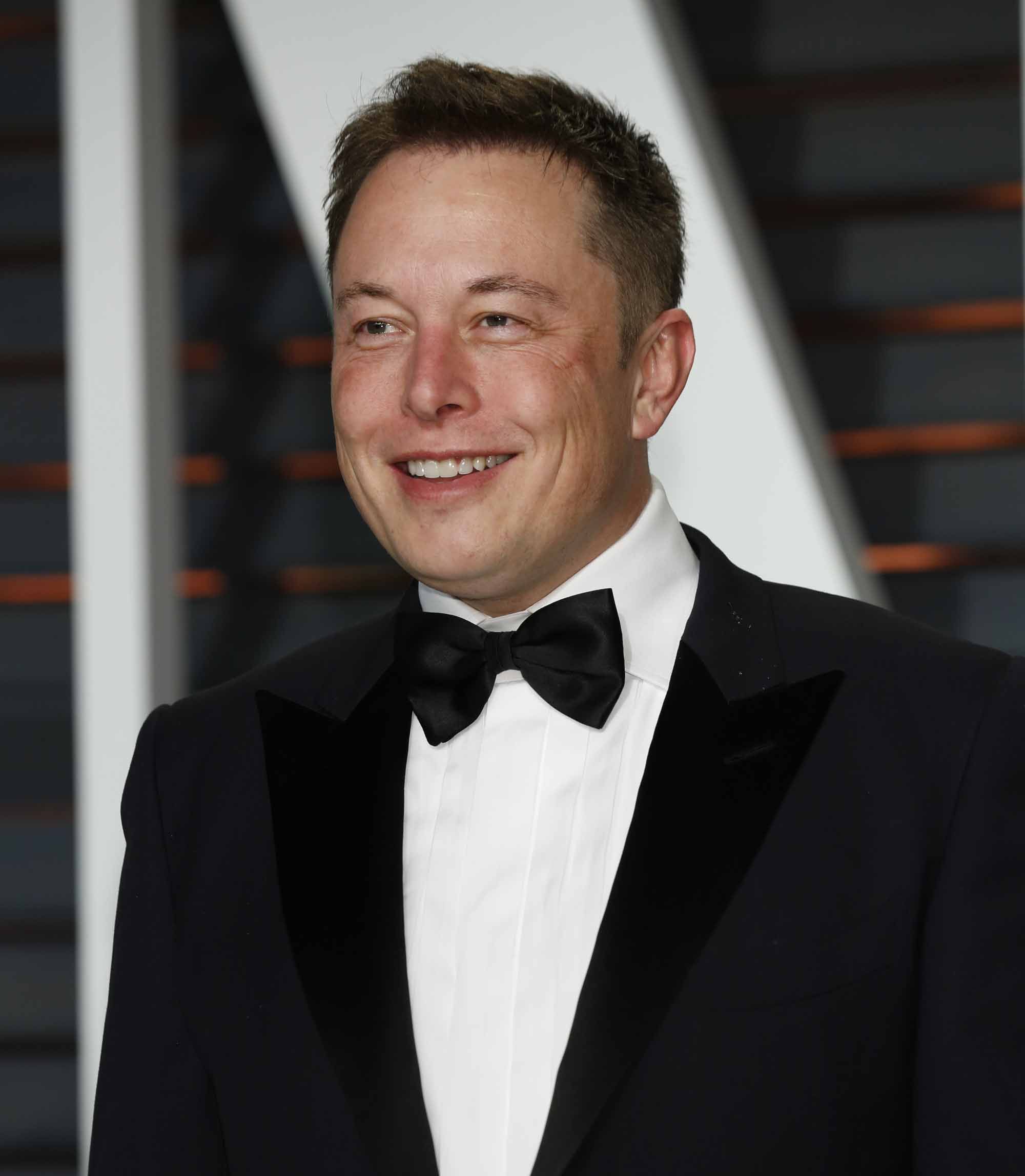 Top 13 Headlines From 2015 That Prove Badass Elon Musk Is On Track For 