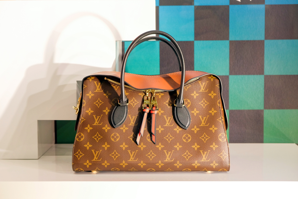 Louis Vuitton Monogram Looping PM Bag LVJS570 - Bags of CharmBags