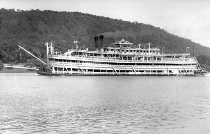 American Cruise Lines Queen of the Mississippi