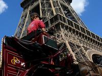 Experience Paris
