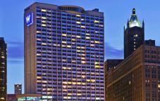 W Chicago Lakeshore