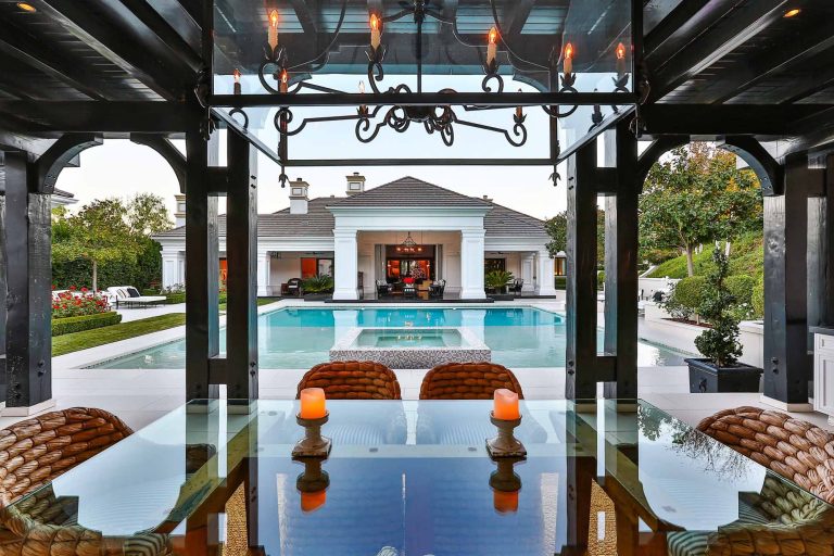 129HampsteadCourt1962364l