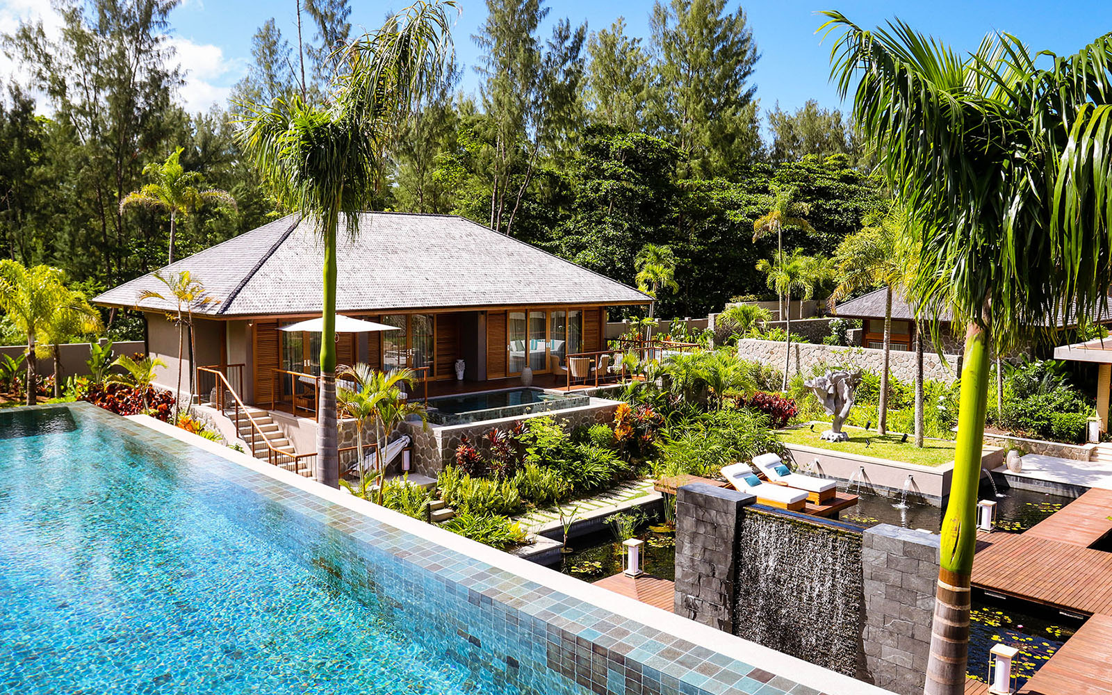 6_11_Spa-Infinity-Pool