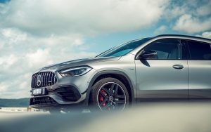 mercedes-amg-gla45-s-15_lead