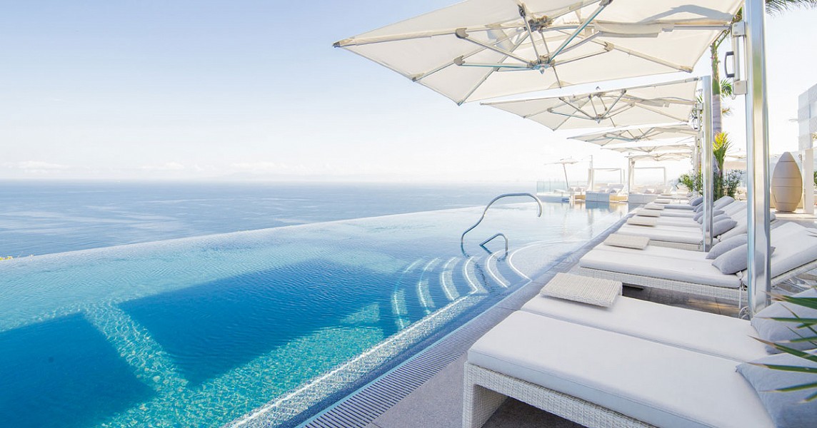 hotel-mousai-rooftop-pool