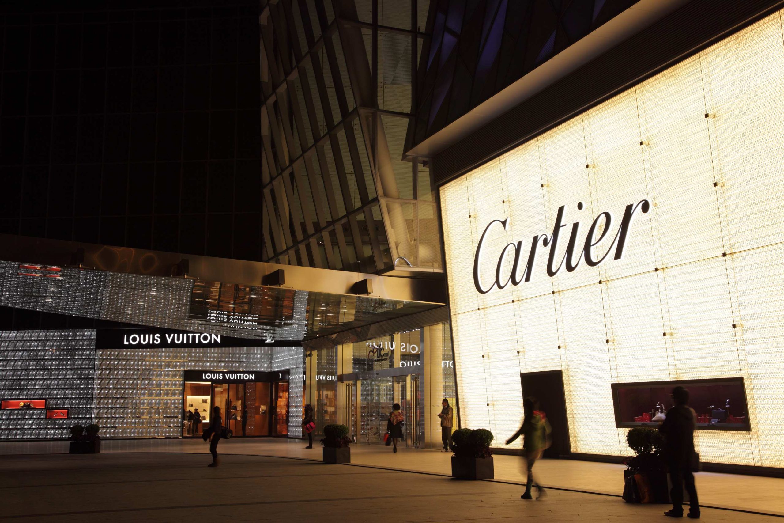luxurymarket_shutterstock_210880300