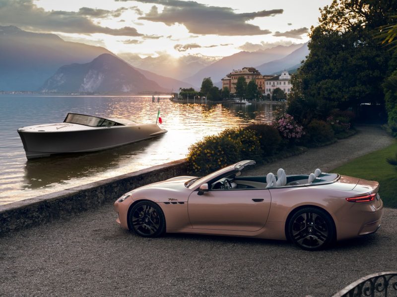 MaseratiGranCabrioFolgoreandTRIDENTEluxuryall-electricpowerboatonLakeMaggiore_2