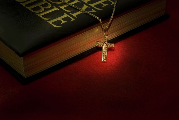 gold_crosses_mainimage89799v-1