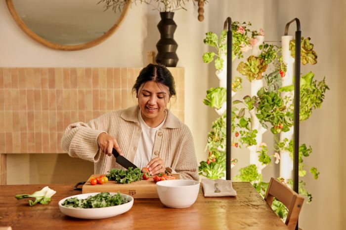 gard65fafeec9851d-GEN3-Gardyn-GrantPuckett-1239-Retouch