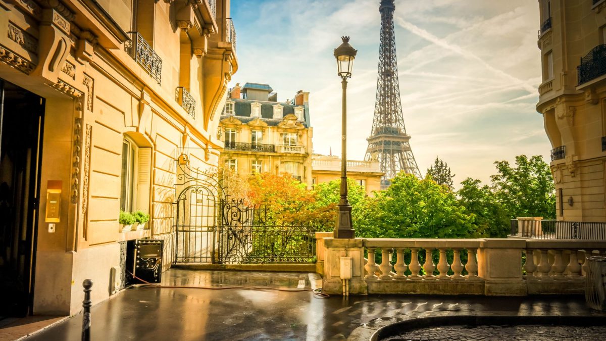 parismain_shutterstock_2269574017-1