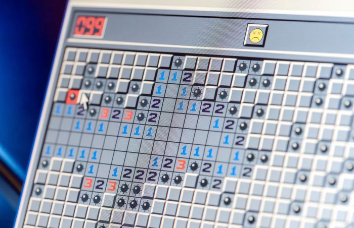 minesweeper_shutterstock_2359341219