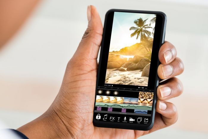 iphone_focus_shutterstock_1750056071