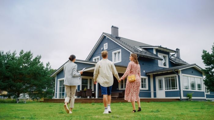 home_shutterstock_2222205289-1