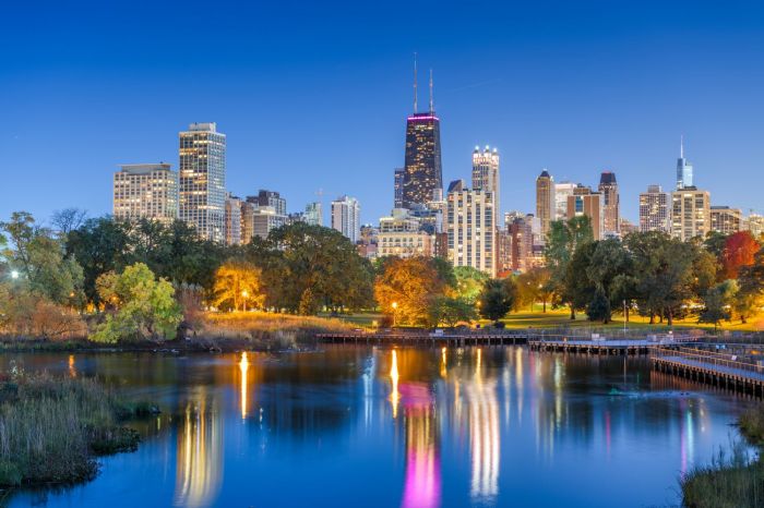 chicago_shutterstock_2421911645-1