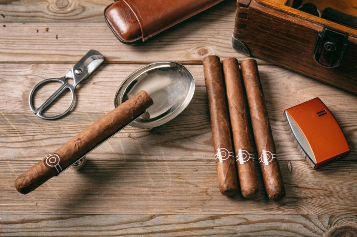 cigar_shutterstock_1116119624