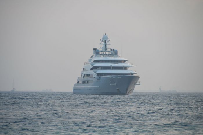 superyacht_shutterstock_1343339357-1