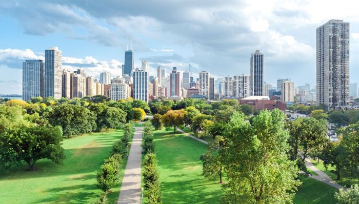 chicago_shutterstock_2437912575