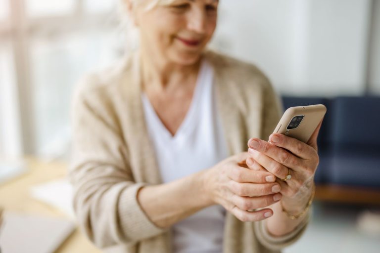 iphone_shutterstock_2288134639-2