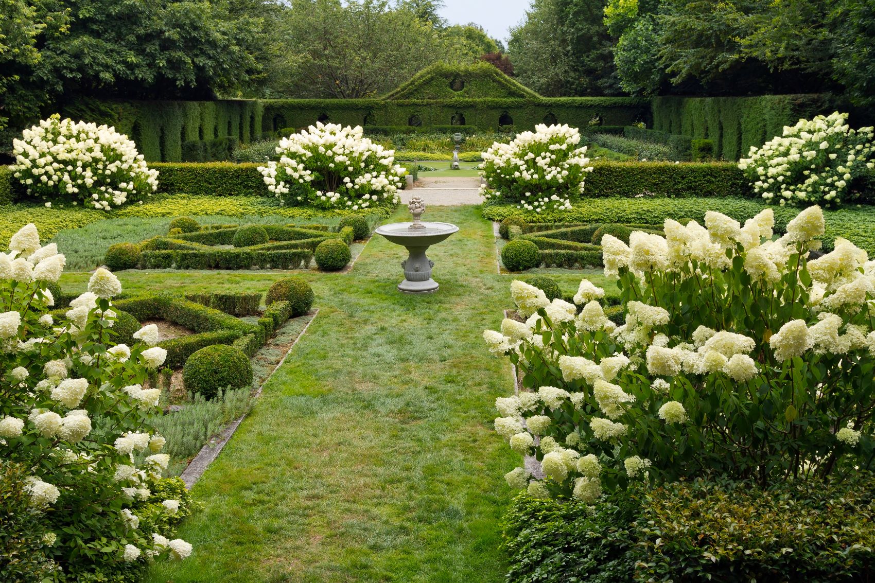 garden_shutterstock_1201162849-1