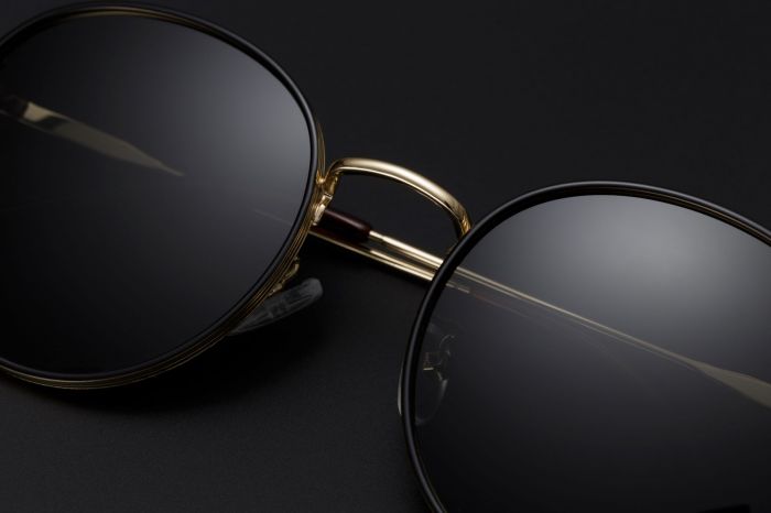 luxury_sunglasses_shutterstock_2427087687-1