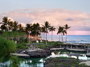 four-seasons-resorts-hawaii-maui-1465x1099-c-center