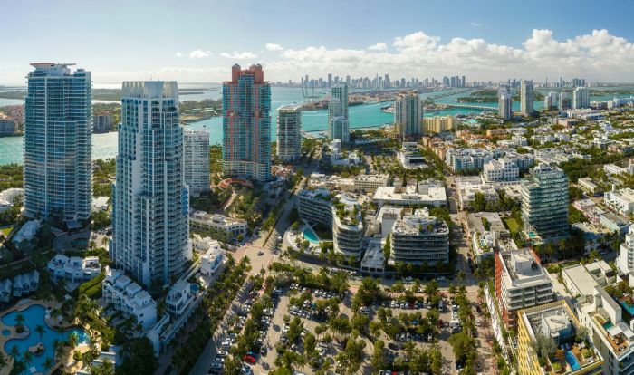 miami_shutterstock_2485114921
