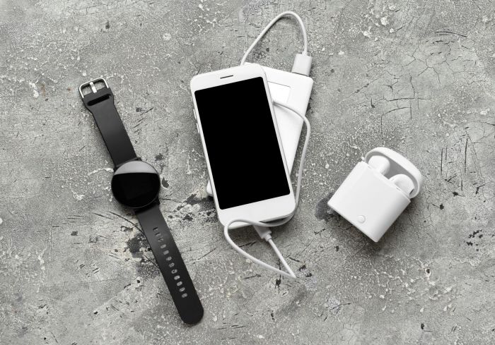 devices_shutterstock_2107578452-1