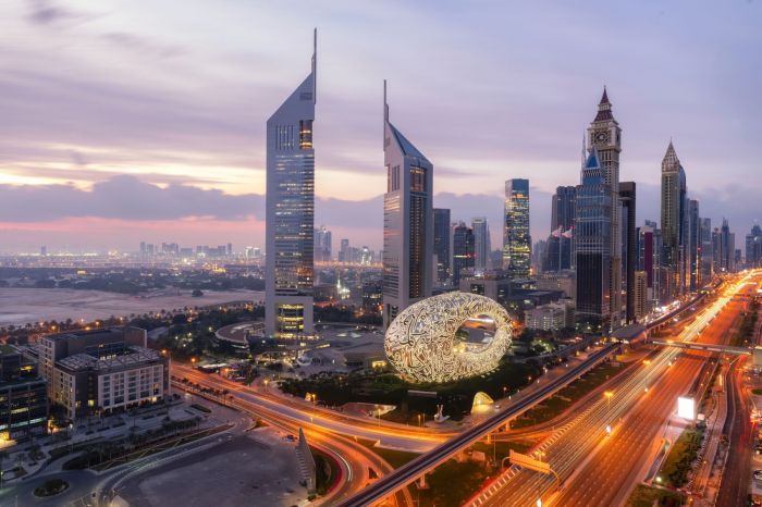 dubai_shutterstock_2578467897-2