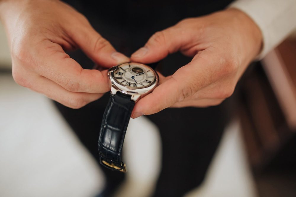 vintage_watch_shutterstock_1724737420