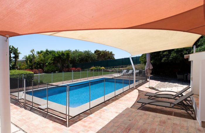 shade_shutterstock_2067956429