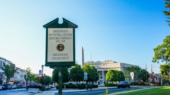 Moving to Greenwich: Your Guide to Choosing a Moving Company
