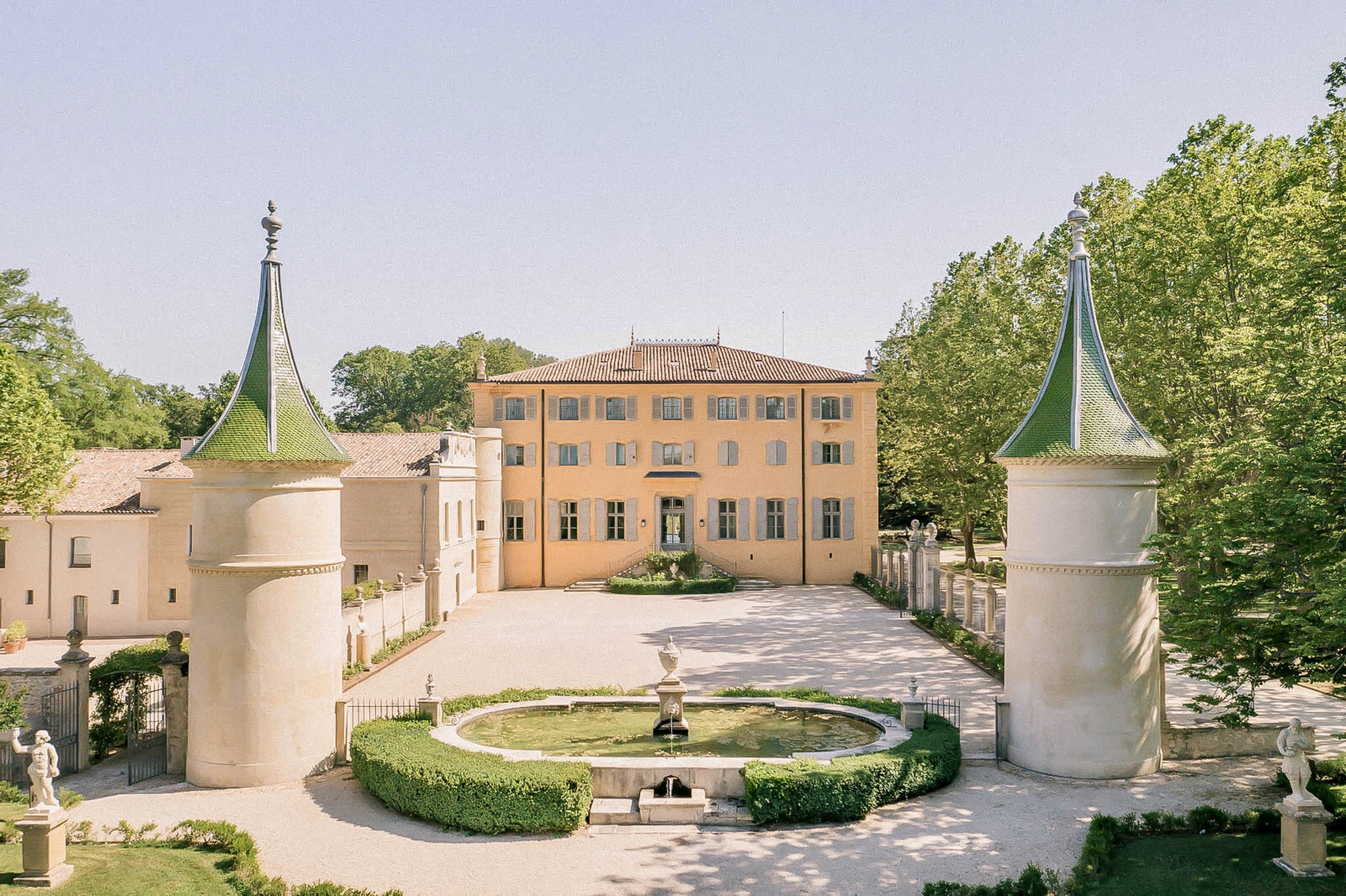 Château de Fonscolombe: A Provençal Escape in Every Season