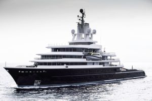 lunaYachtlarge_4670021