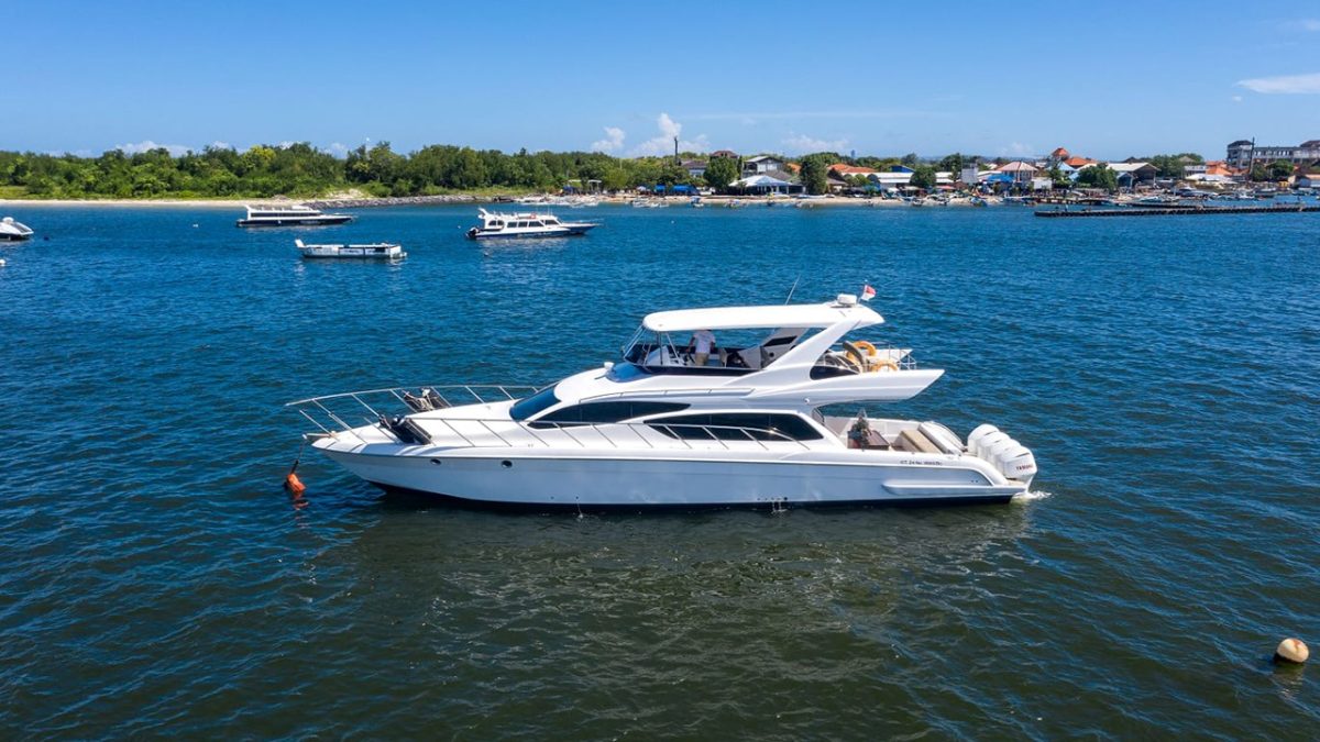 Explore Bali in Style: The Ultimate Guide to Private Boat Rentals and Island Adventures
