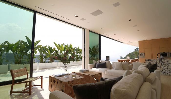 Modern Luxury Living Through Design Innovation and Sustainable Practices