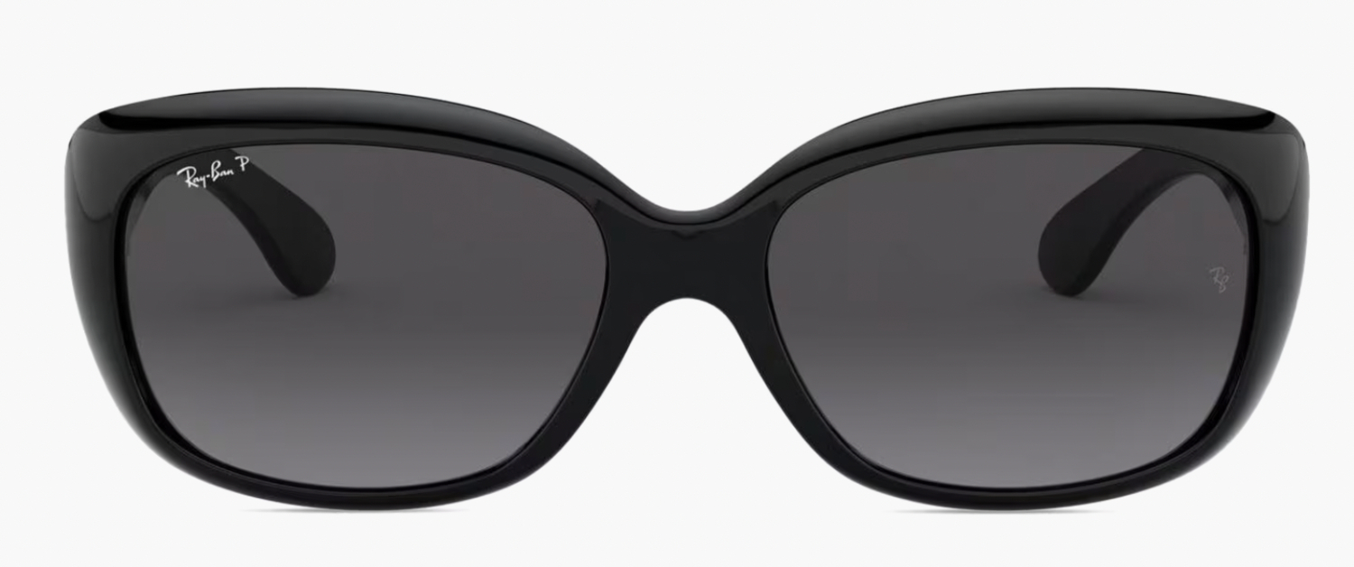 Oversized black Ray-Ban sunglasses with gradient lenses, perfect for stylish sun protection.