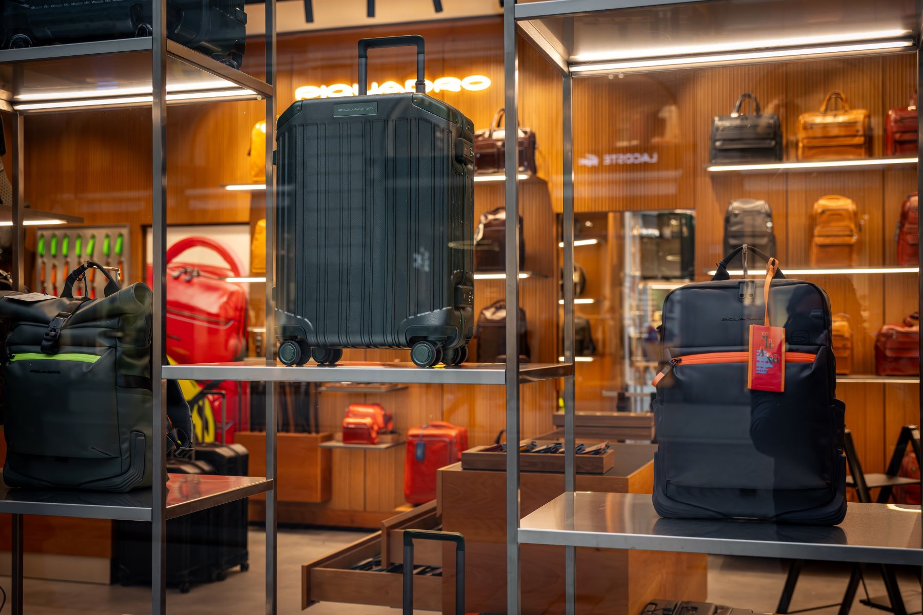 7 Factors to Consider When Choosing Designer Luggage