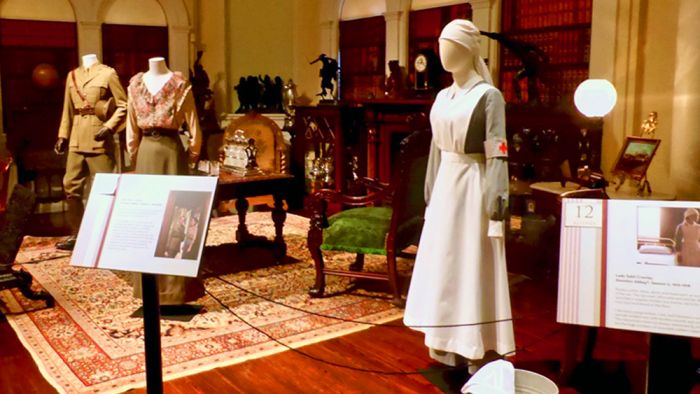  Dressing Downton: Changing Fashion for Changing Times