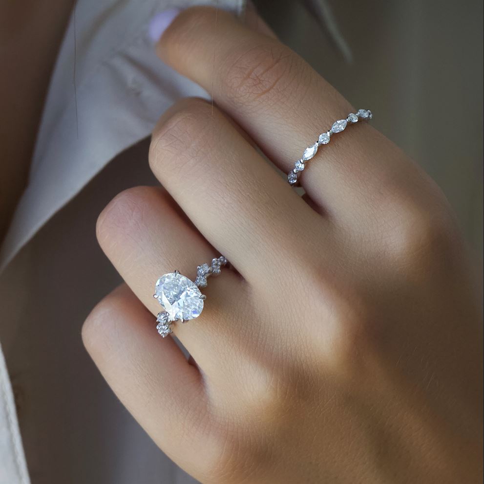 Style Guide: How to Choose an Oval Engagement Ring with Wedding Band i -  GOODSTONE