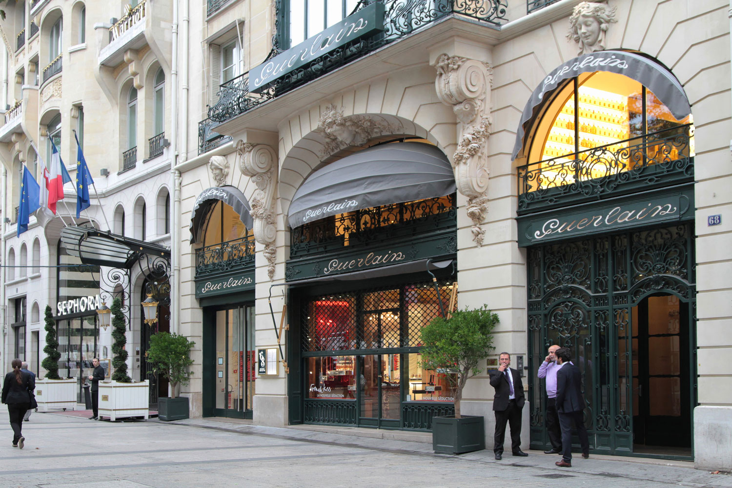 Experience Paris Like A Fashion Week Insider