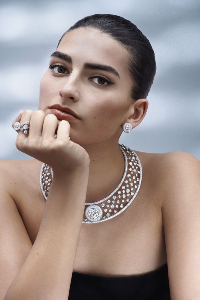 modern magazine jewelry AD De BEERS ARIA Diamond Collection lovely