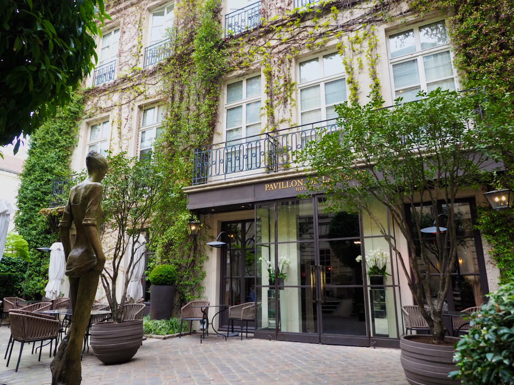 Le Pavillon de la Reine, Hotels in Paris