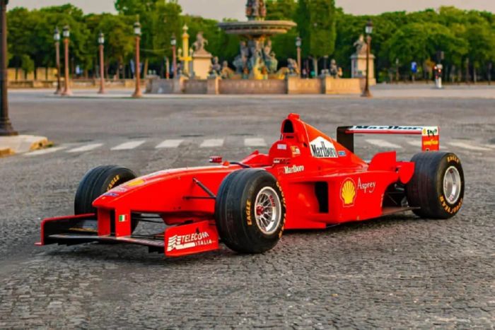 Men's Black Modern Ferrari F1 Formula 1 Motorsports Racing 