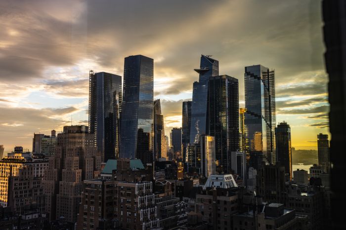 The Skylark Serves Manhattan Vistas with its Seasonal Cocktails