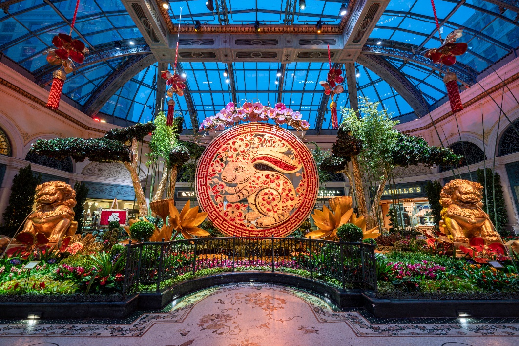 Love is all around at Bellagio Conservatory & Botanical Gardens in Las  Vegas - Las Vegas Magazine